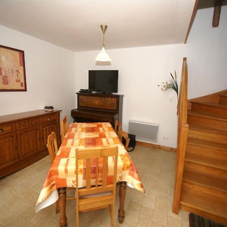 Holiday Home With Garden In Brainville Экстерьер фото