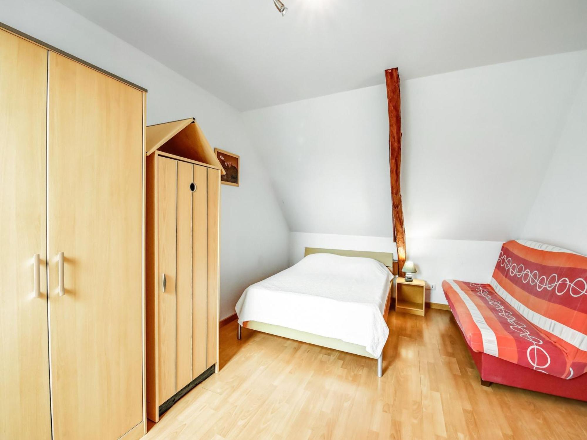 Holiday Home With Garden In Brainville Экстерьер фото