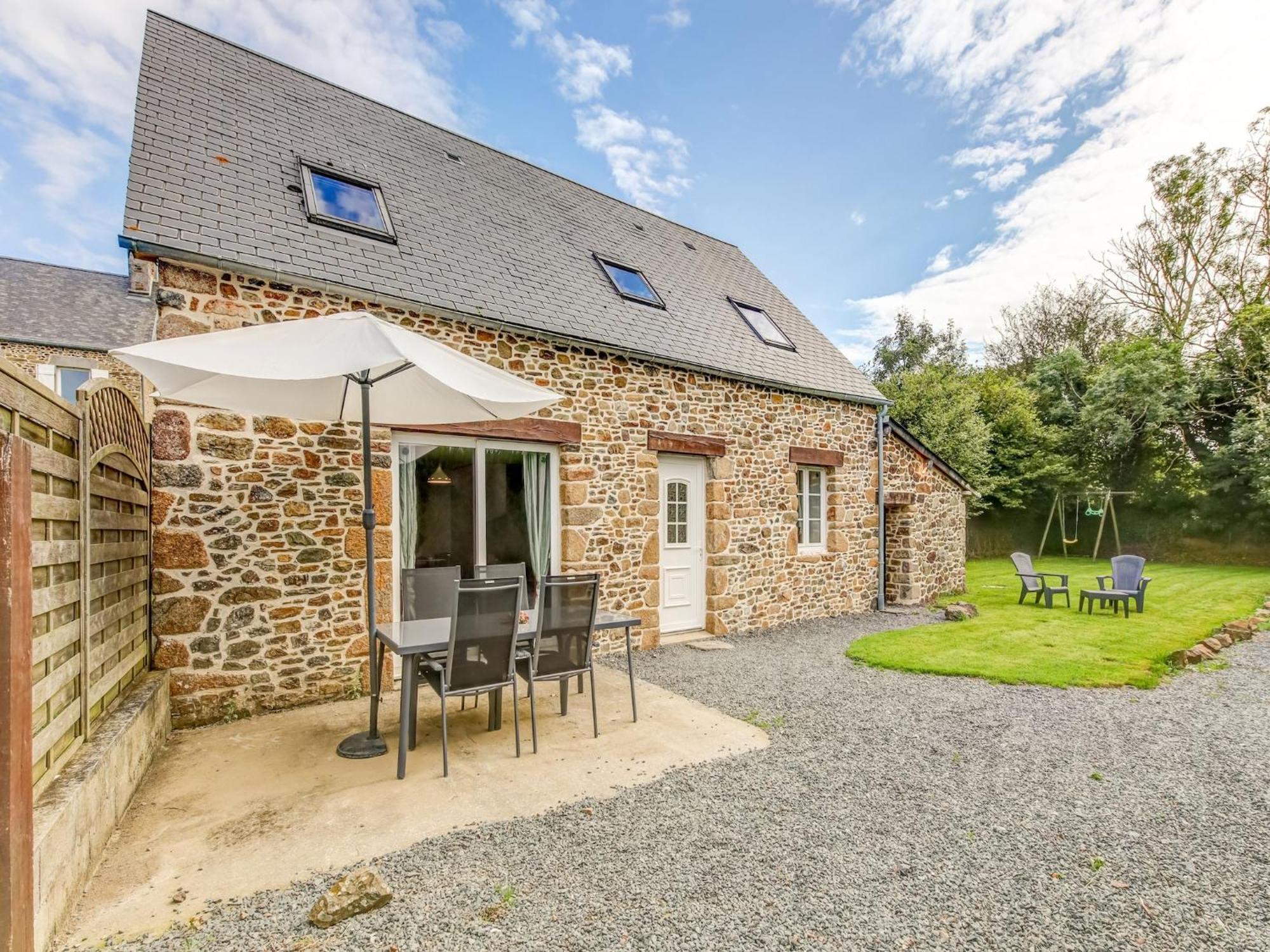 Holiday Home With Garden In Brainville Экстерьер фото